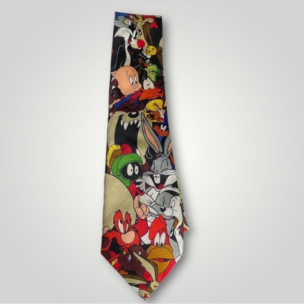Looney Tunes Cast of Characters Tie